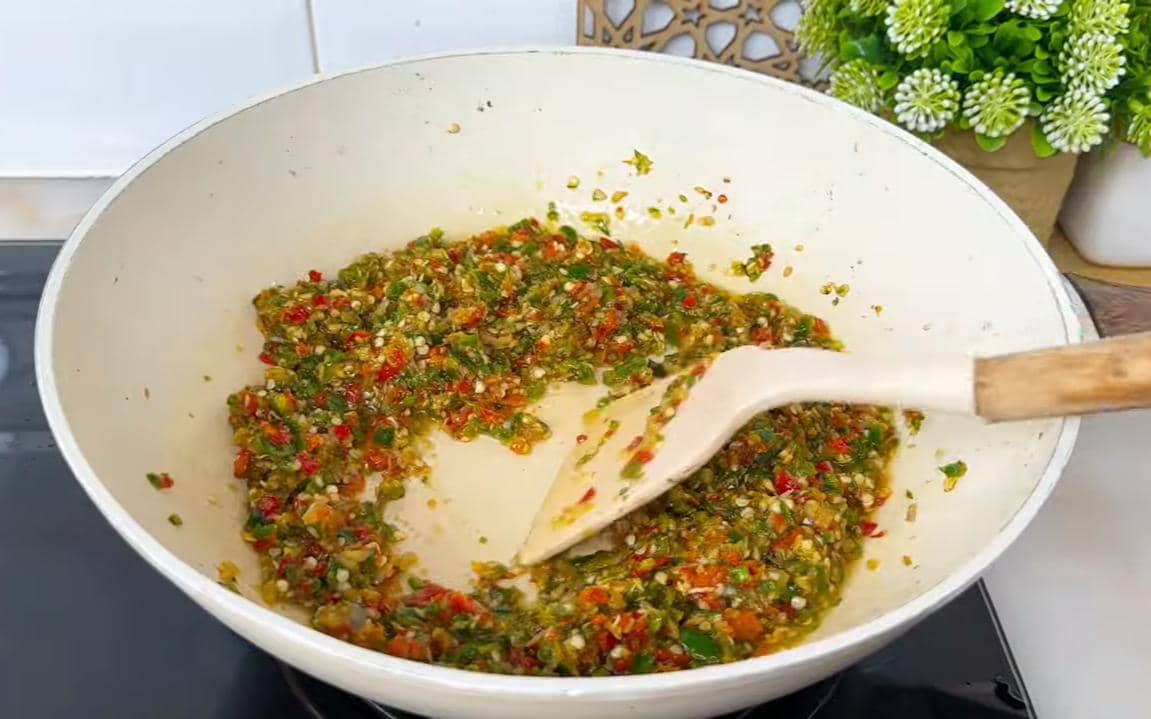 ilustrasi menumis bumbu 