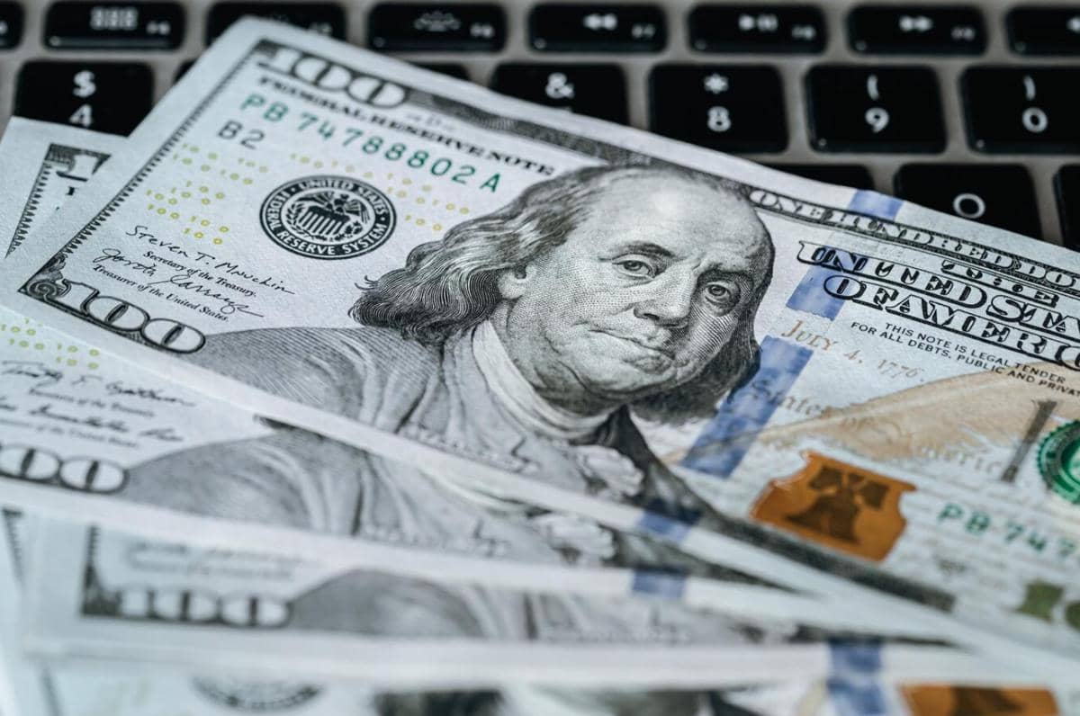 ilustrasi mata uang asing