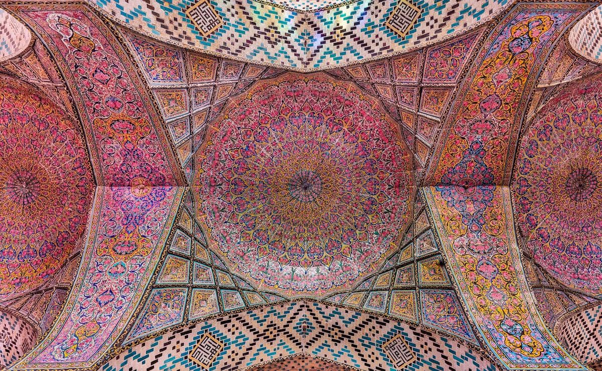 potret geometri kompleks di Shiraz