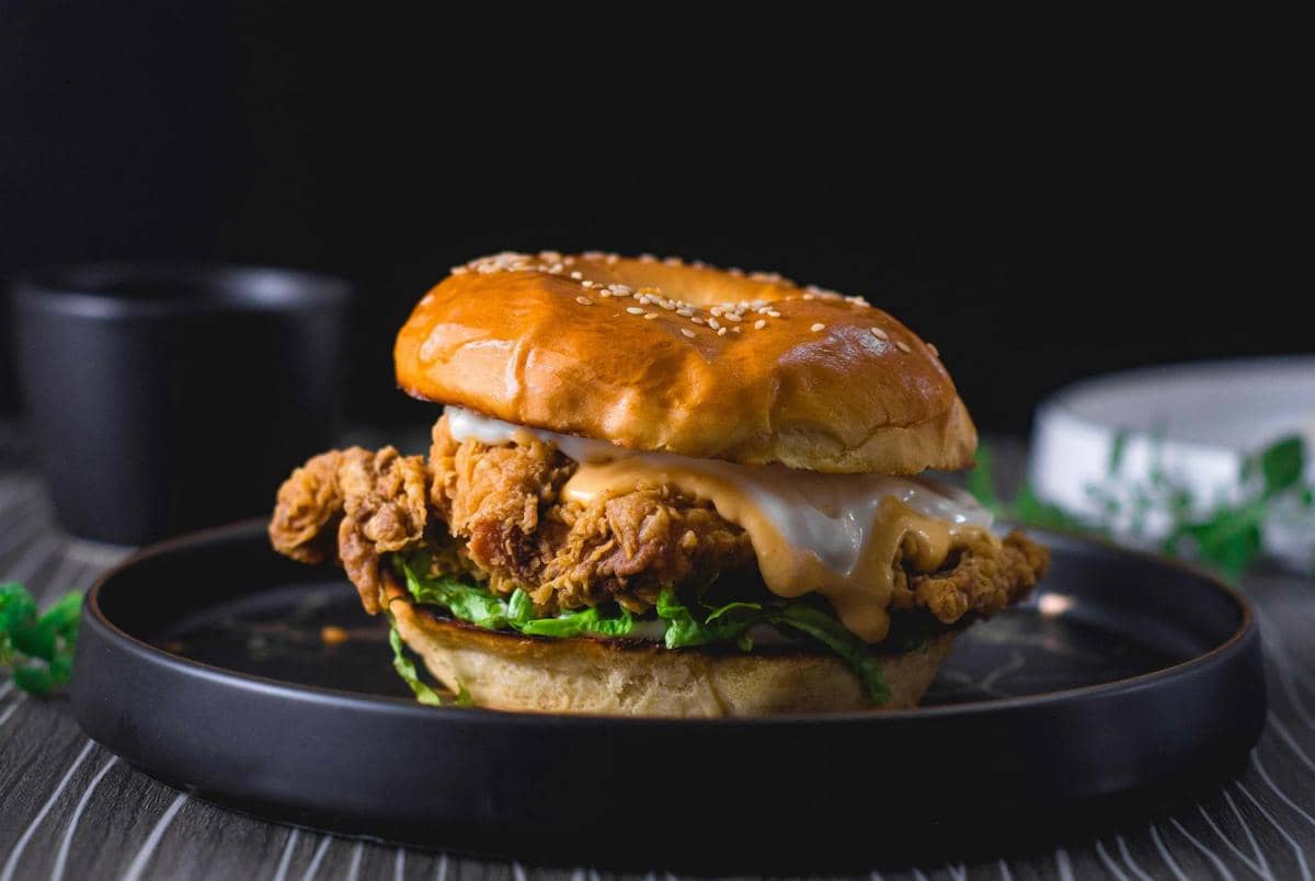Resep Chicken Katsu Burger Saus Teriyaki, Juicy dengan Cita Rasa ala Jepang