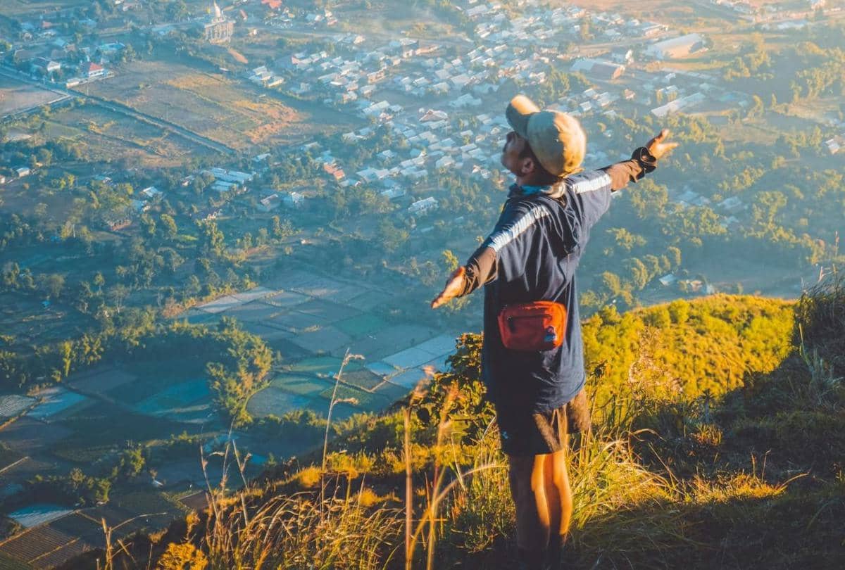 Berapa Lama Naik Bukit Pergasingan Sembalun? 