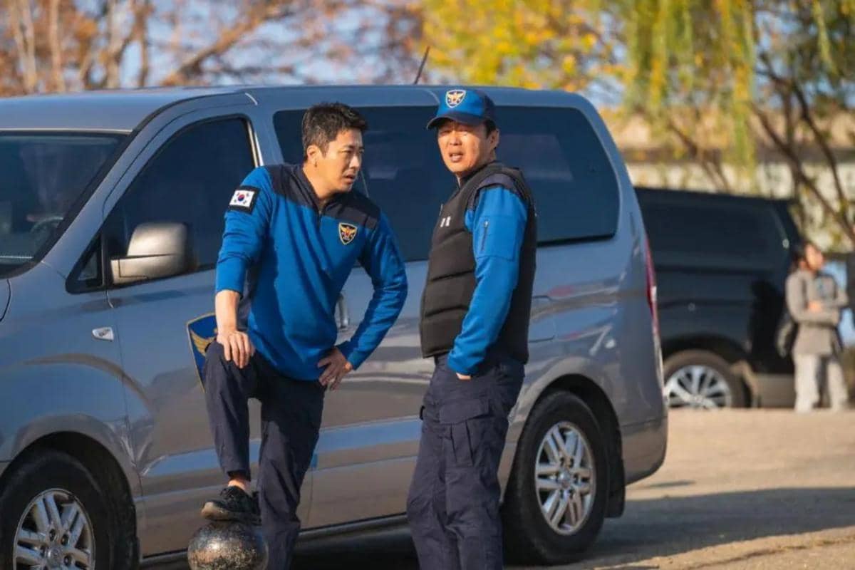 Still cut Han River Police