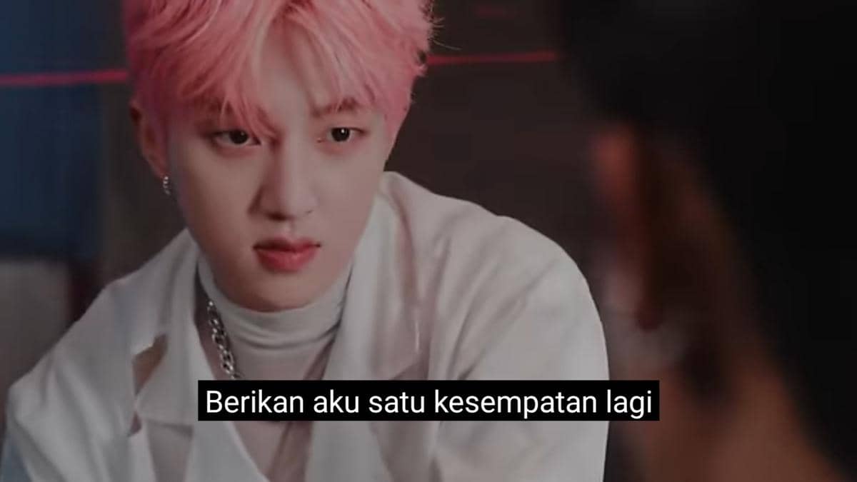 cuplikan MV "Replay"