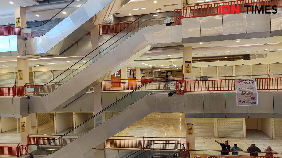 Kondisi di dalam Pasar Sentral Makassar, Kamis (9/4/2026). IDN Times/Asrhawi Muin