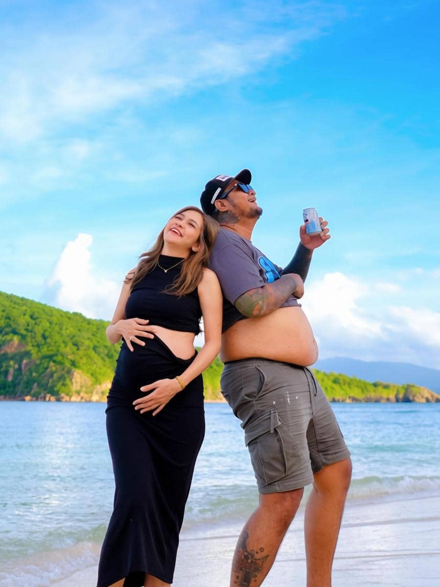 Lindi Fitriyana, Istri Virgoun Umumkan Kehamilan