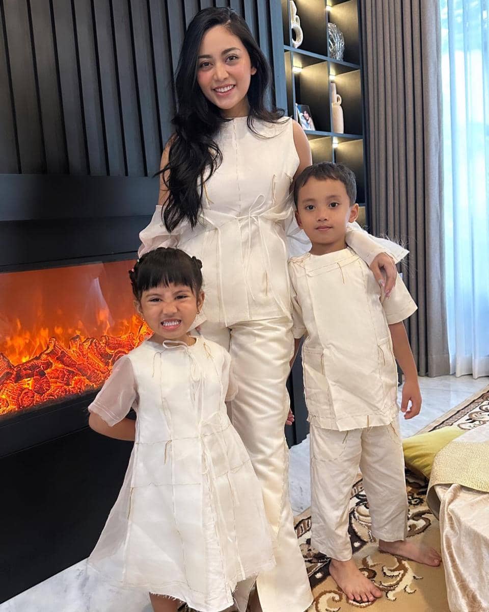 gaya Lebaran Rachel Vennya