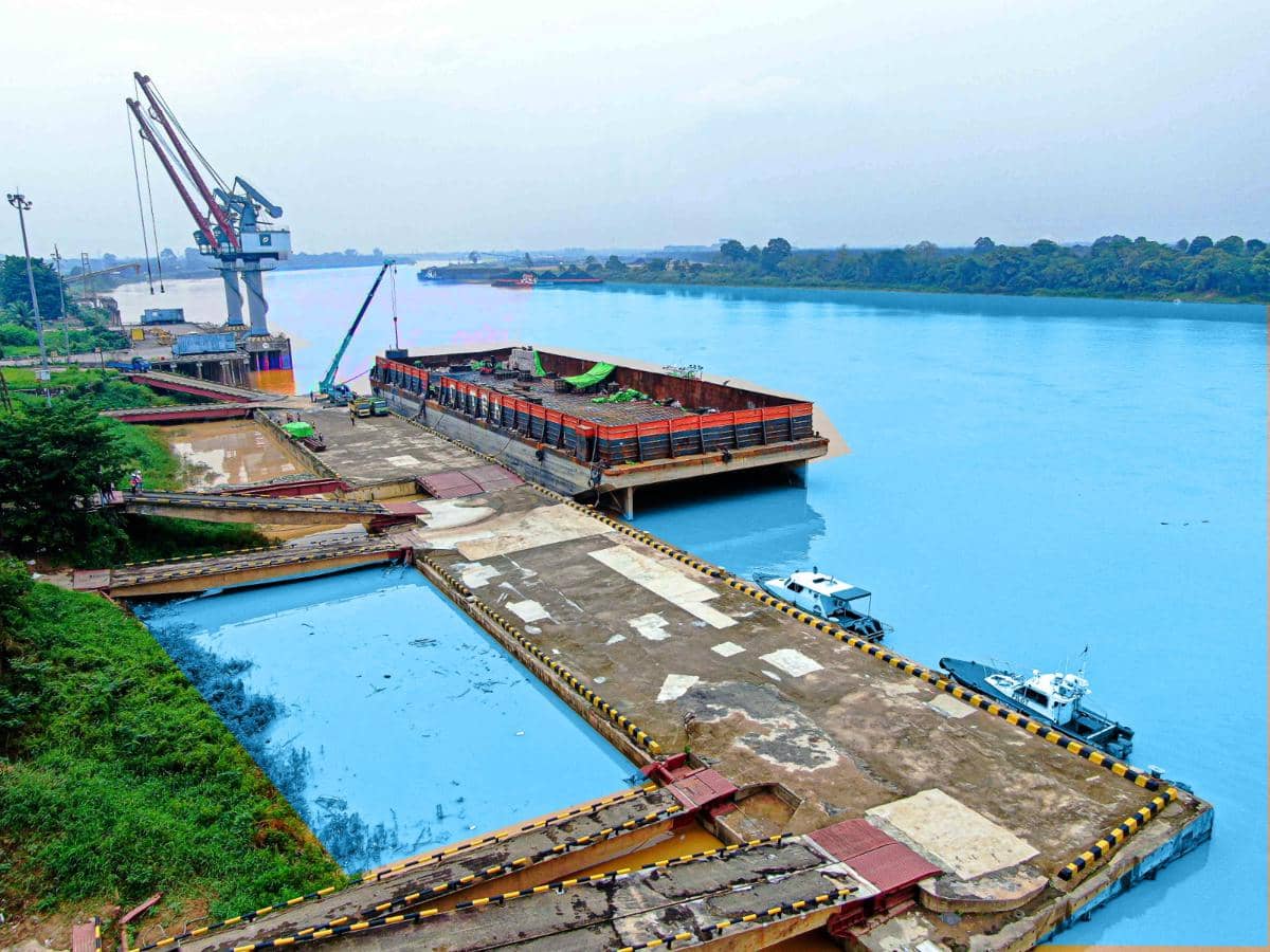 PTP Nonpetikemas Perkuat Distribusi Semen melalui Pelabuhan Talang Duku