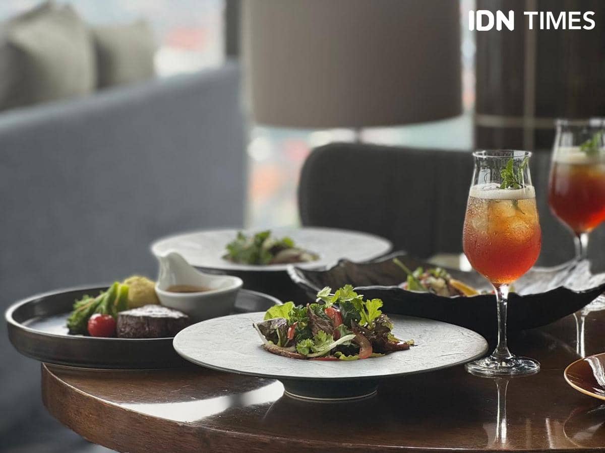 Pengalaman Santap Siang di Sky Lounge Surabaya dengan View Menawan