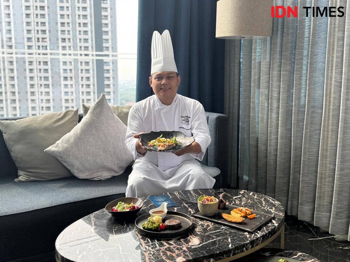 Potret Chef Bagus dan menu-menu di Sky Lounge Surabaya