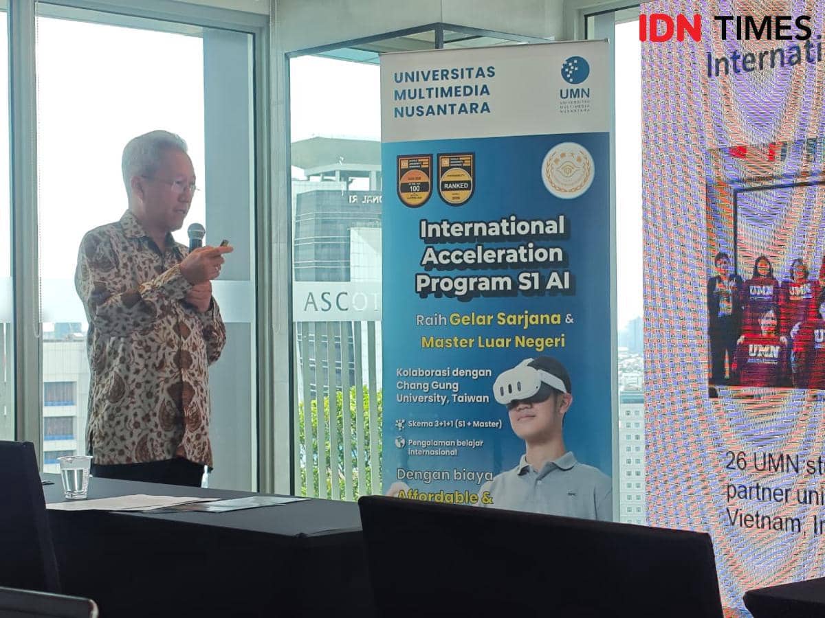Rektor UMN, Dr. Andrey Andoko, M.Sc. dalam peluncuran Prodi AI dan Program RPL UMN pada Kamis (9/4/2026) di Ascott Menteng, Jakarta Pusat. (IDN Times/Febriyanti Revitasari)
