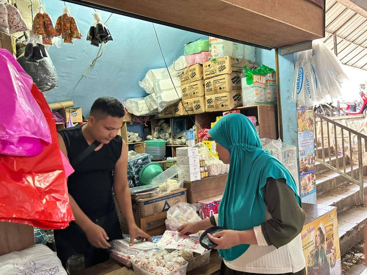 Harga Plastik di Tangerang Naik hingga 55 Persen, Omzet Pedagang Turun