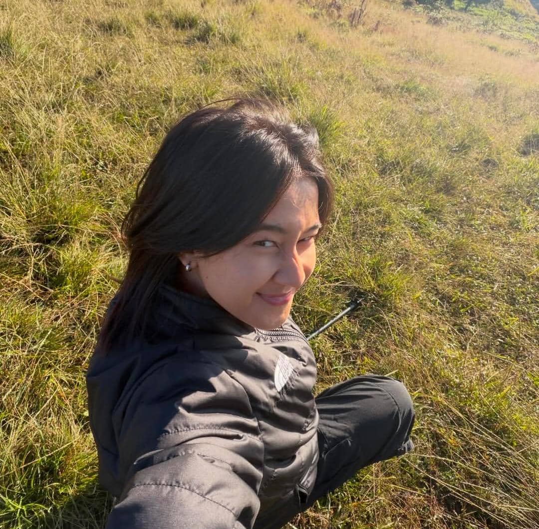 potret Keisya Levronka mendaki Gunung Prau