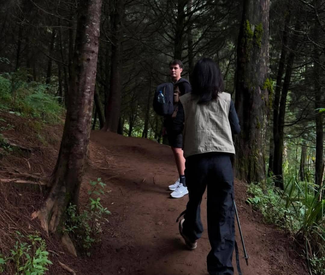 potret Keisya Levronka mendaki Gunung Prau