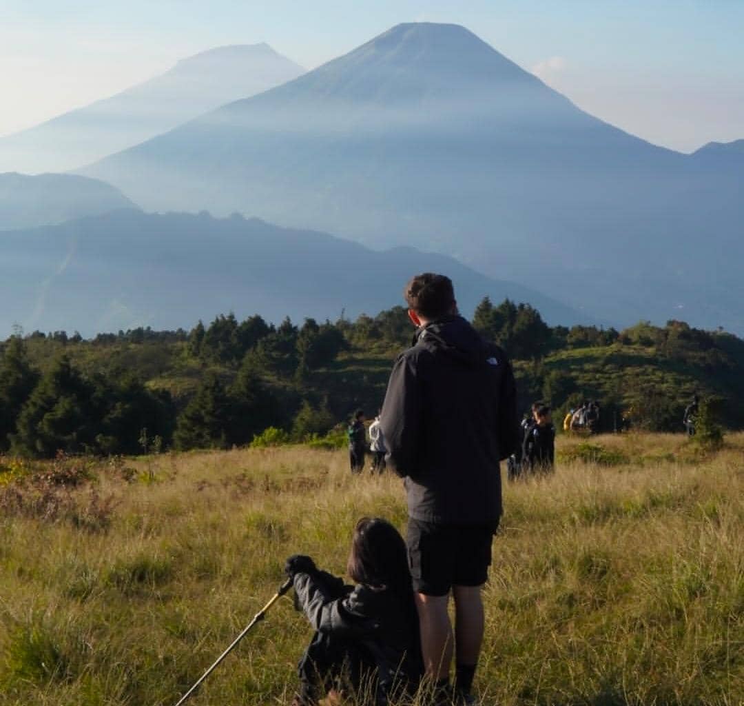 potret Keisya Levronka mendaki Gunung Prau