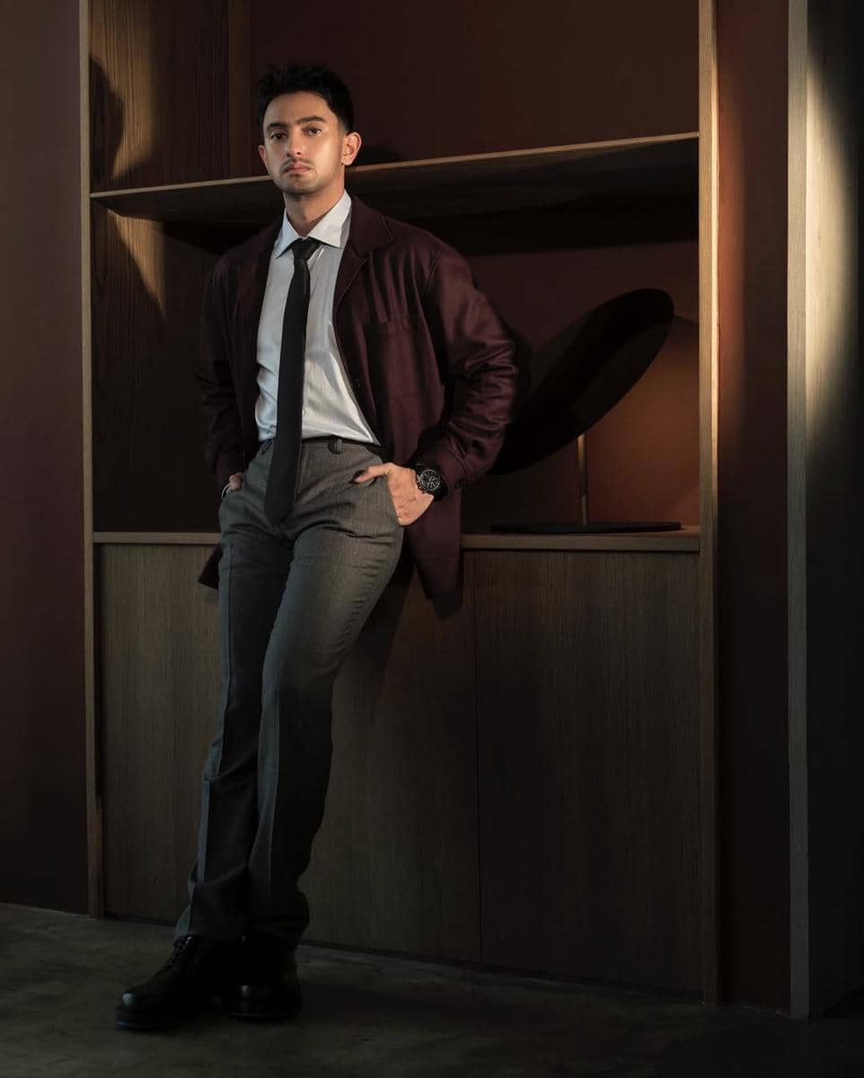 Gaya Old Money ala Omar Daniel