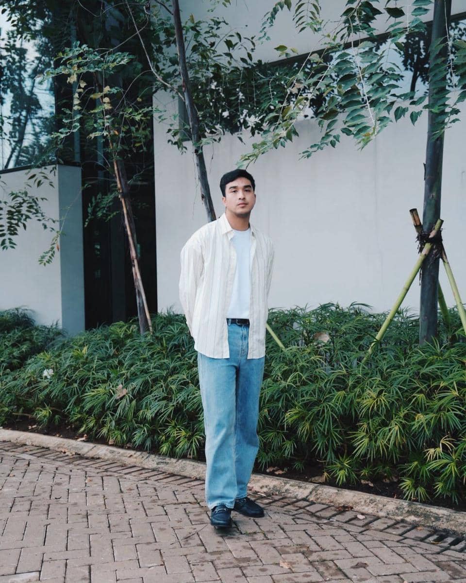 Outfit Gaya Minimalis ala Ibrahim Ris