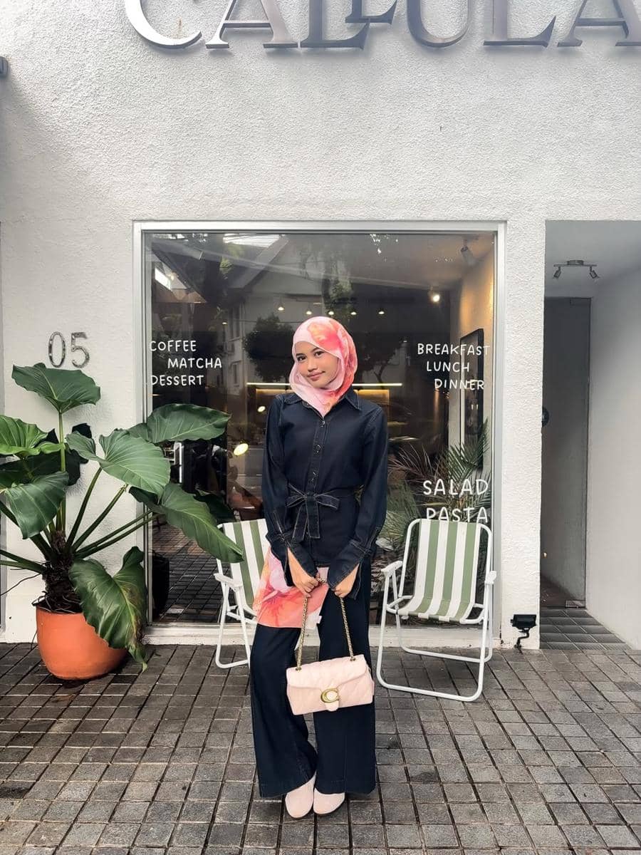 Gaya ala Queen Artha