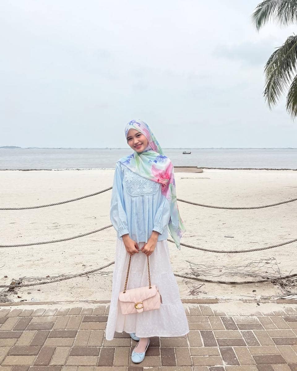 OOTD Musim Panas ala Queen Artha