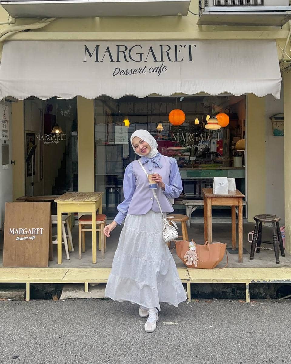 Gaya ke Kafe ala Queen Artha