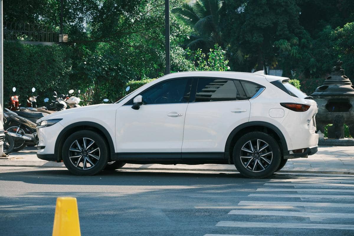 5 Fitur Keselamatan Aktif Mobil Modern yang Bikin Berkendara Lebih Aman