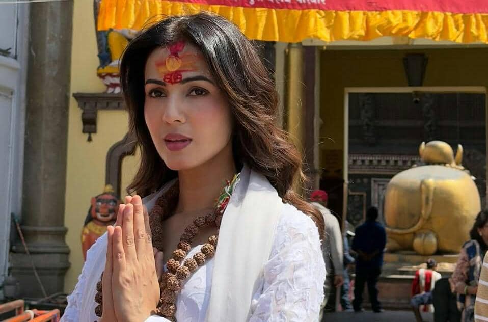 8 Momen Sonal Chauhan di Nepal, Khidmat Berdoa di Kuil Pashupatinath