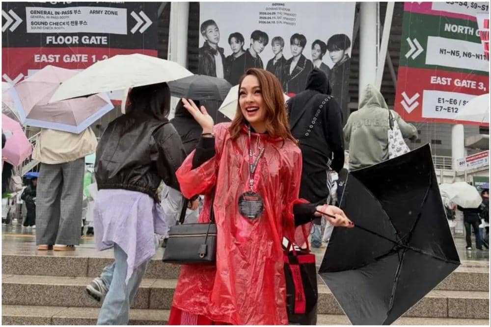 8 Potret dr. Reisa Brotoasmoro Nonton Konser BTS di Korsel, Puas!