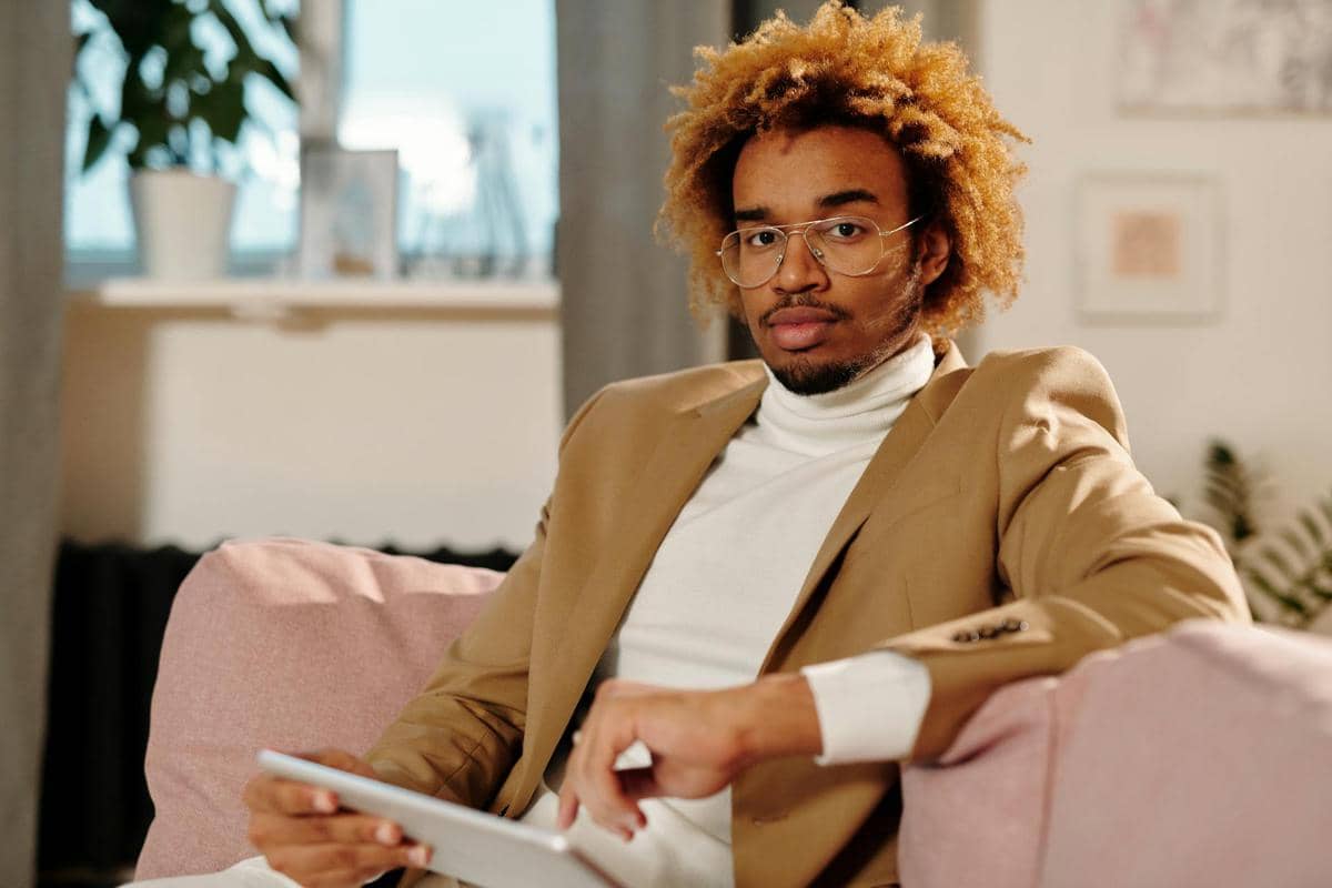 memadukan warna outfit pria