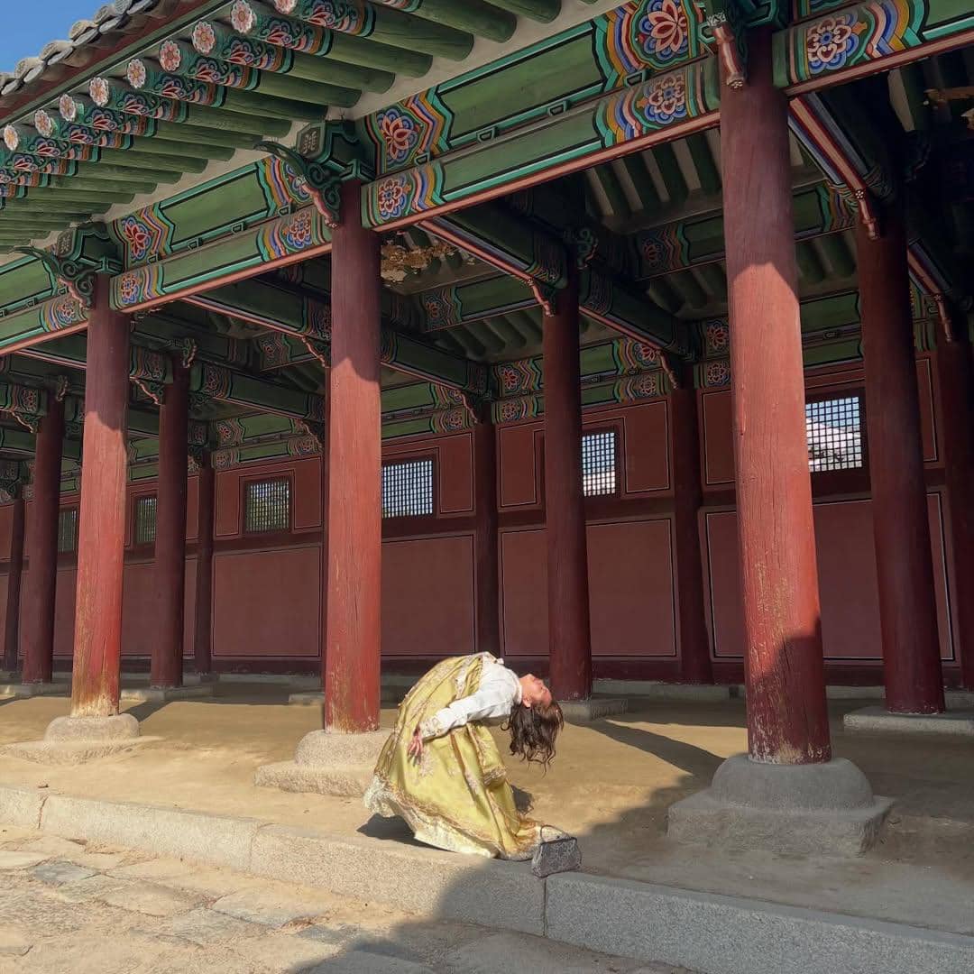 ZIva Magnolya pakai habok saat di Gyeongbokgung Palace