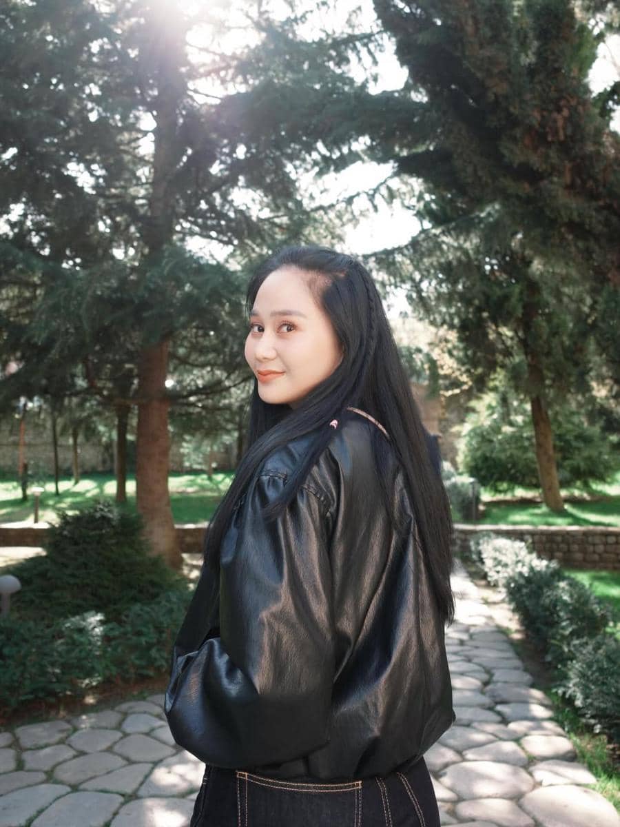 Denise Chariesta saat di Kota Sighnaghi, Georgia