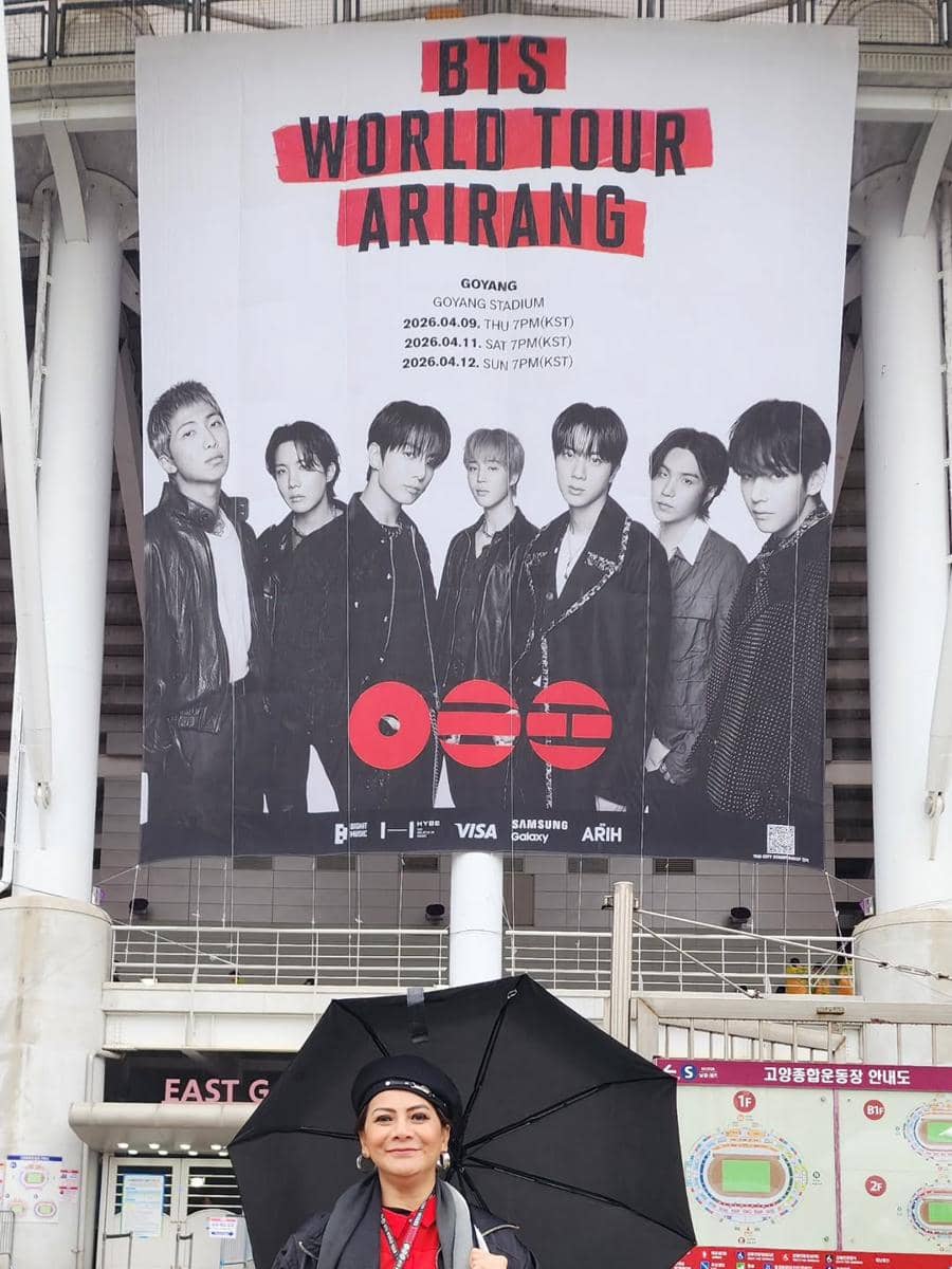 Memes nonton konser BTS "Arirang" di Seoul