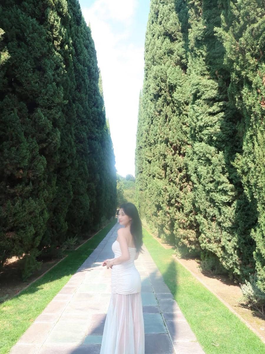 Livy Renata saat di Greystone Mansion and Garden
