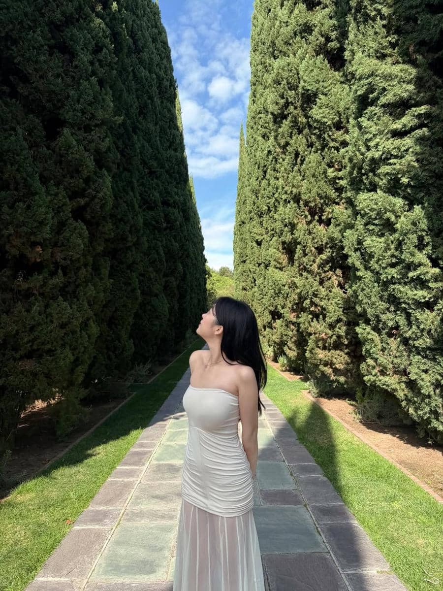 Livy Renata saat di Greystone Mansion and Garden