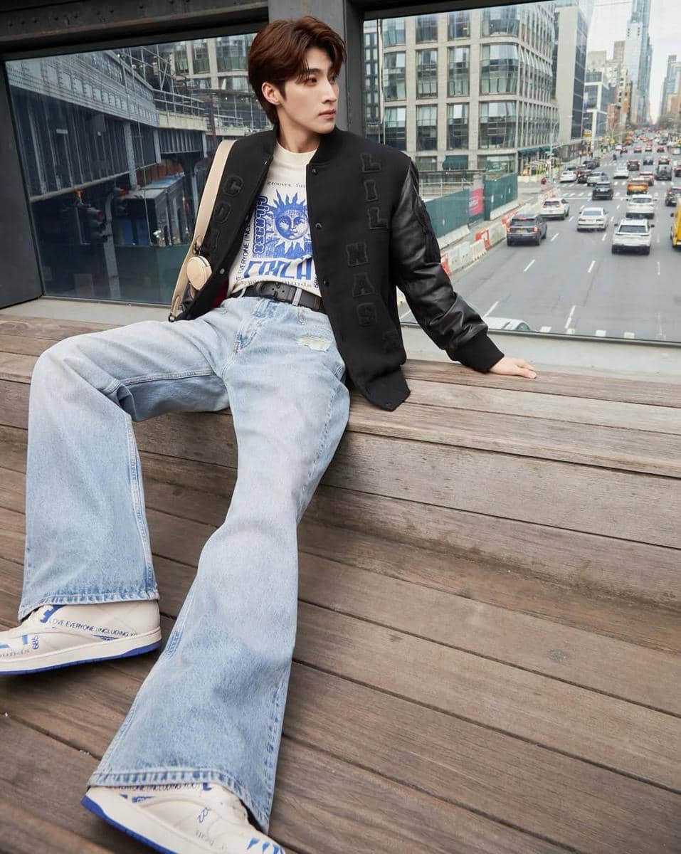 inspirasi outfit Blue Pongtiwat