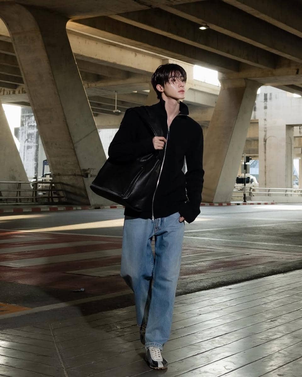 inspirasi outfit Blue Pongtiwat