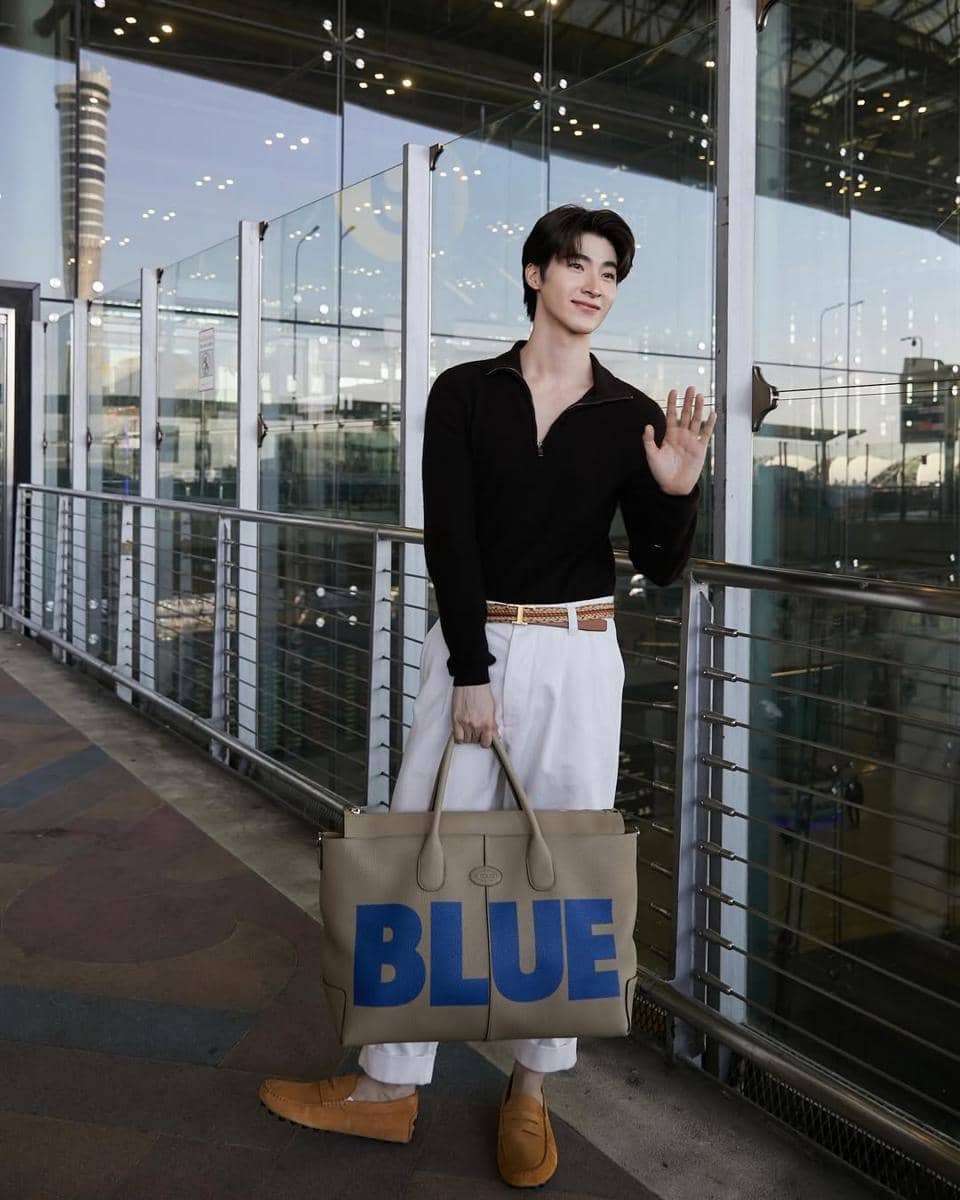 inspirasi outfit Blue Pongtiwat