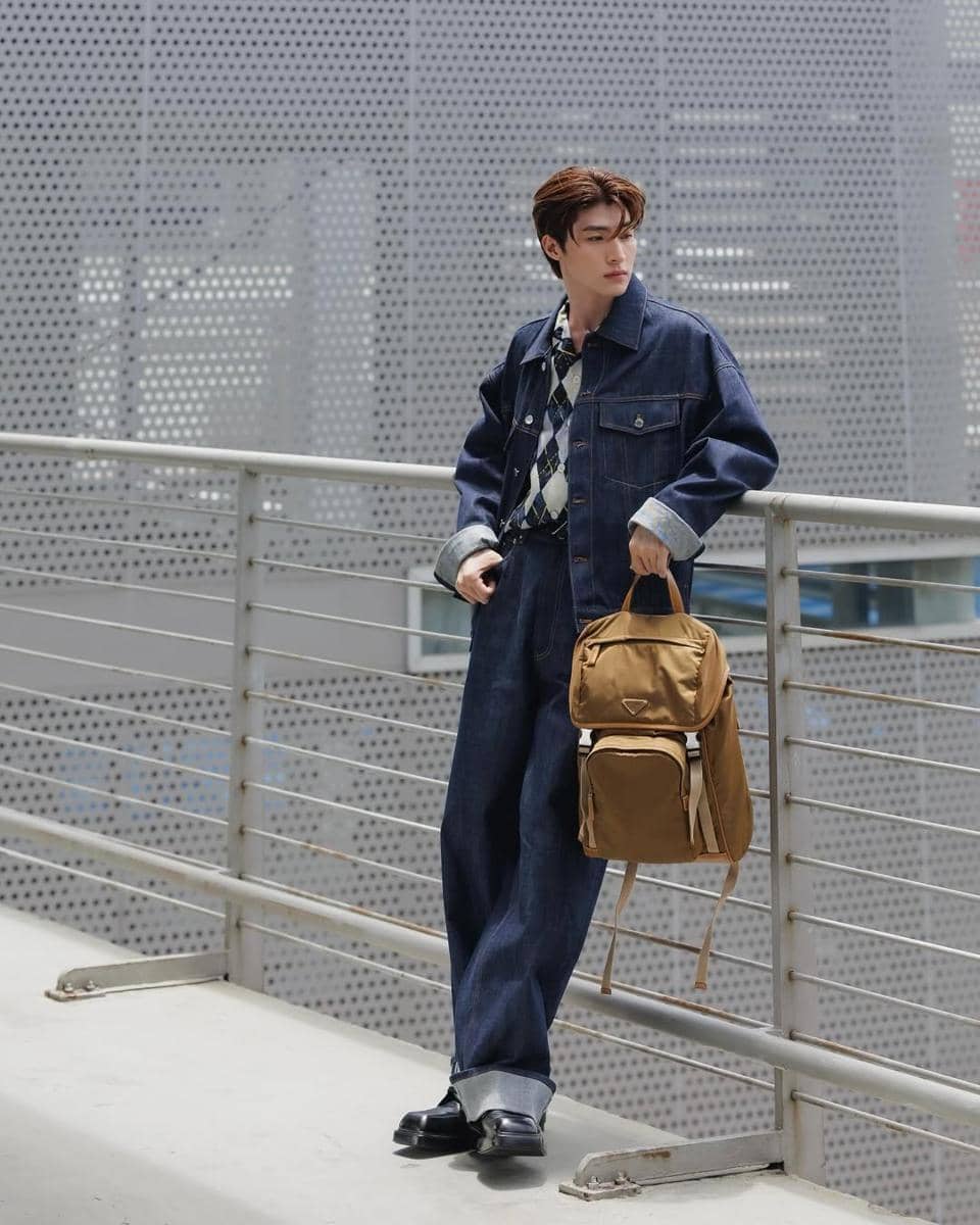 inspirasi outfit Blue Pongtiwat