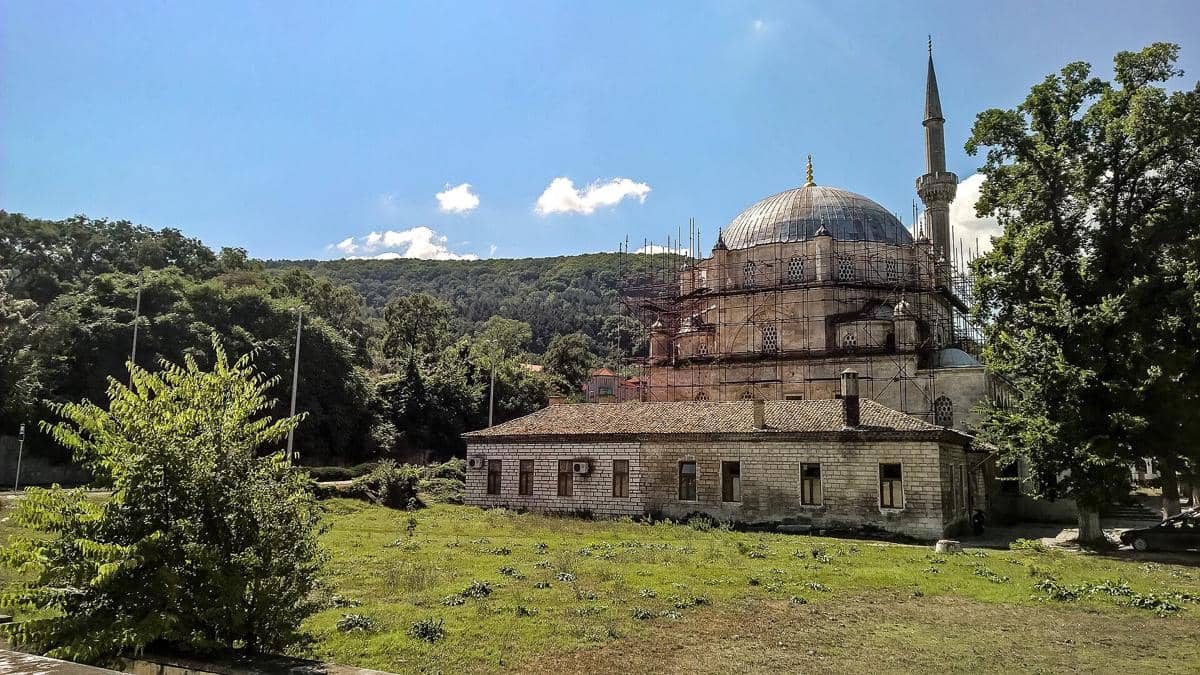 4 Fakta Unik Masjid Tombul, Masjid Terbesar di Bulgaria