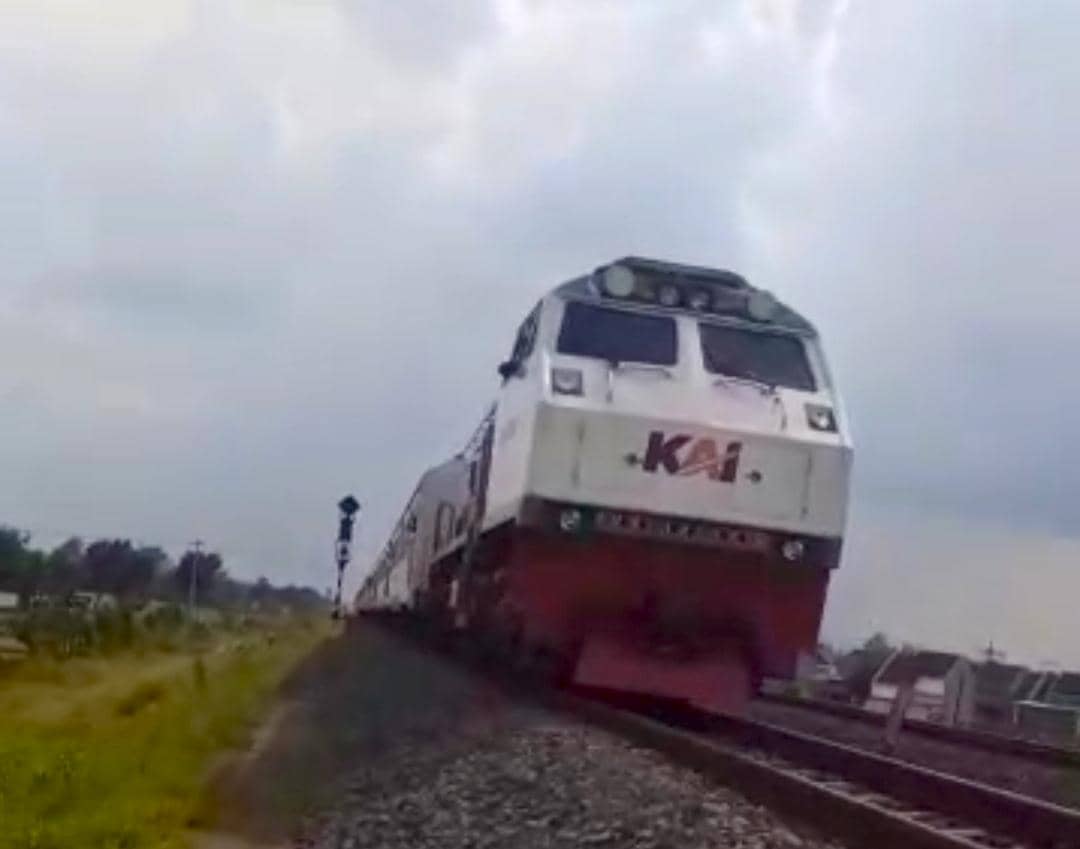 Pengereman Dramatis KA Malioboro Ekspres Mencegah Korban Akhiri Hidup 