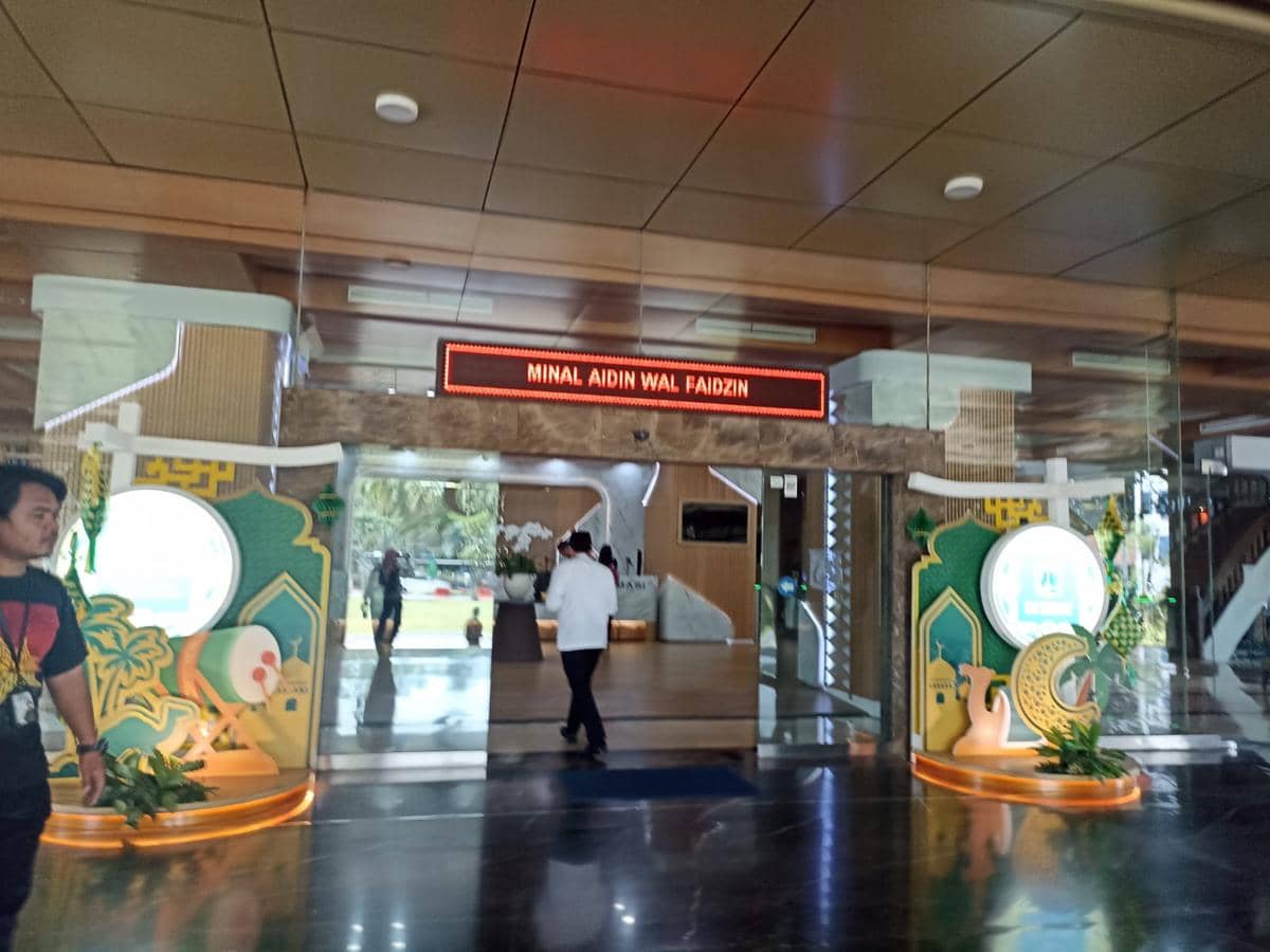 Suasana WFH ASN Pemprov DKI Jakarta Jumat (10/4/2026). (IDN Times/Dini Suciatiningrum)