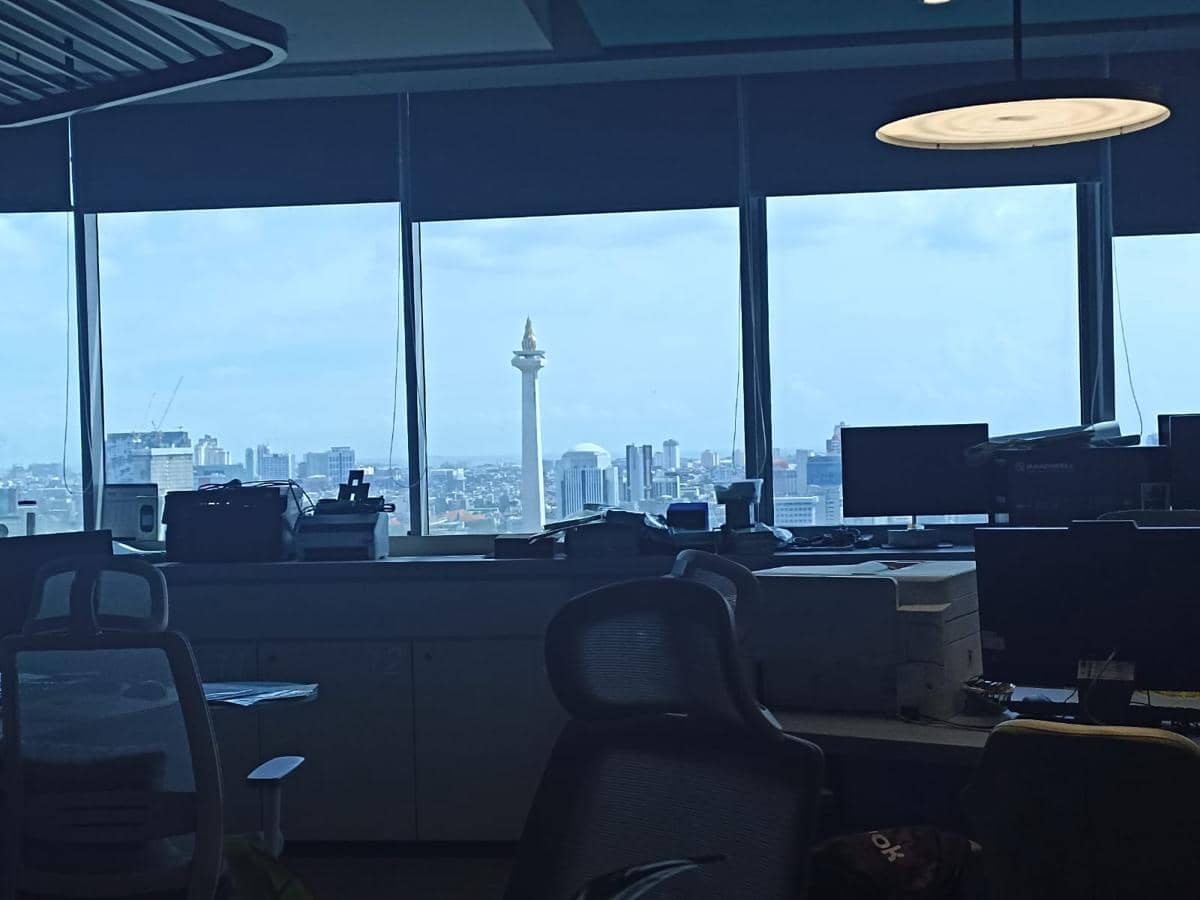 Suasana WFH ASN Pemprov DKI Jakarta Jumat (10/4/2026). (IDN Times/Dini Suciatiningrum)