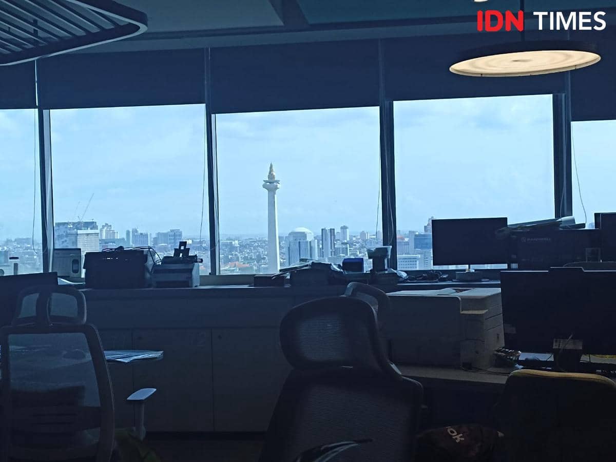 Tak Semua Pegawai ASN Balai Kota DKI WFH, Ini Suasana Hari Pertama!