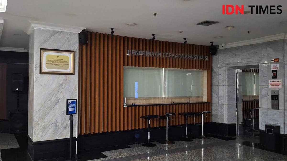 ASN WFH, Gedung MK Sepi: Parkiran Kosong hingga Pendaftaran Perkara Tutup