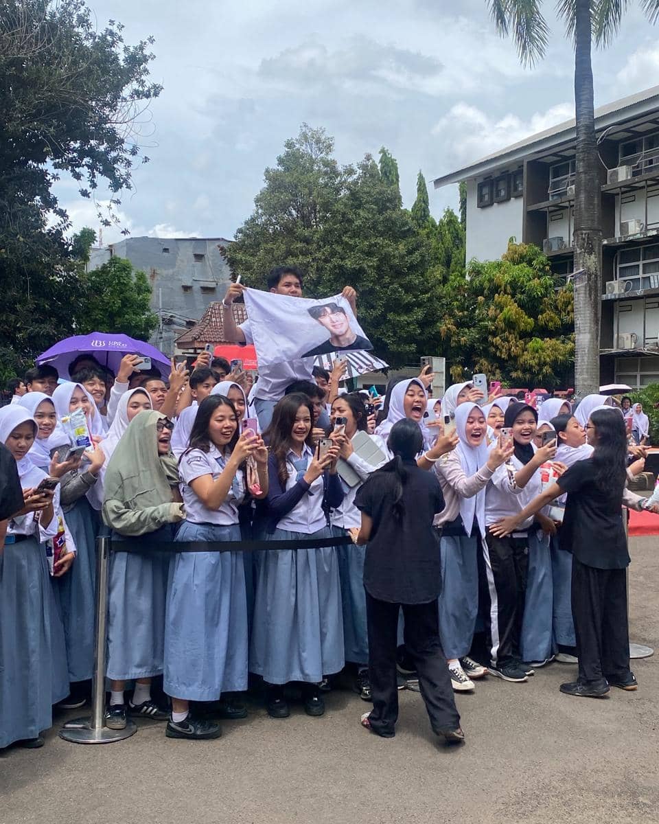 antusias siswa-siswi SMAN 3 Jakarta menyambut Ji Chang Wook
