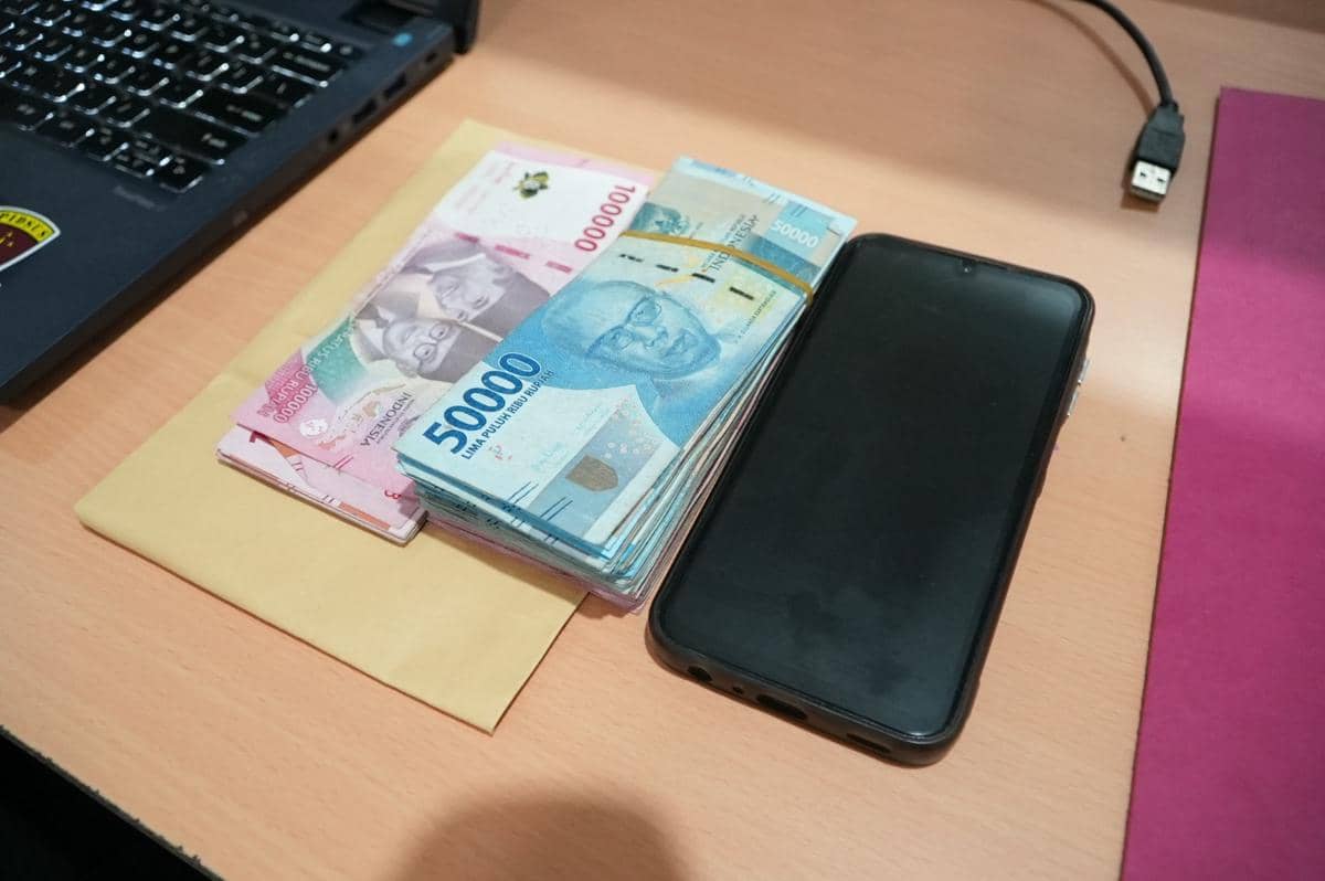 Penggeledahan kantor KSOP Palembang terkait dugaan korupsi arus pelayaran di Sungai Lalan, Muba 2019-2025