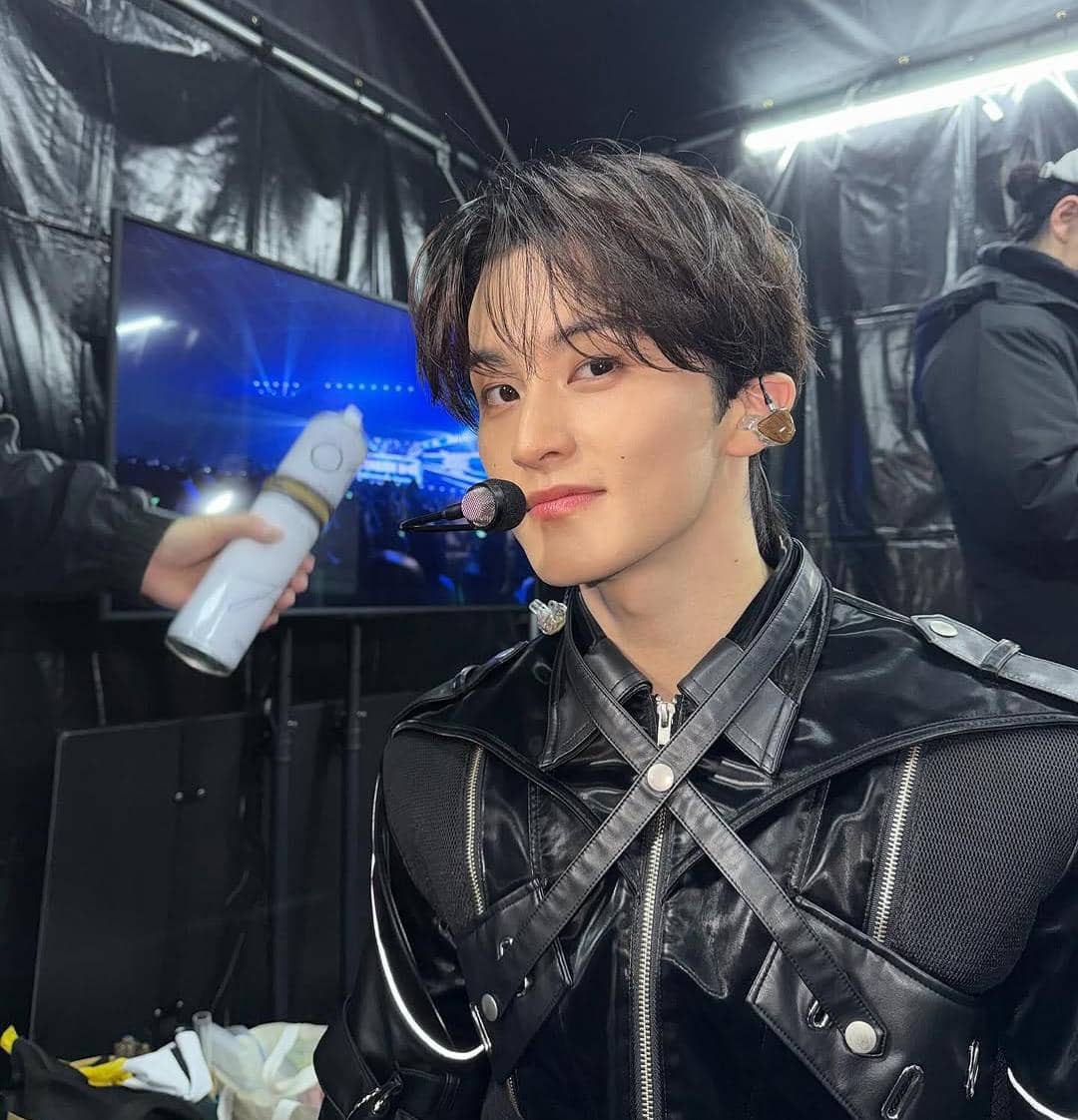 Instagram post Mark Lee di akun pribadi 