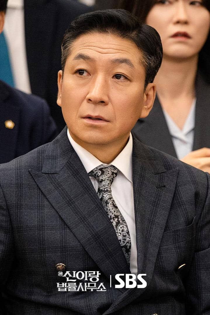 still cuts Phantom Lawyer 