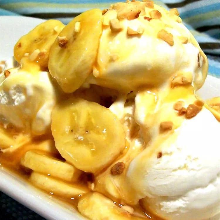 Bananas in caramel sauce