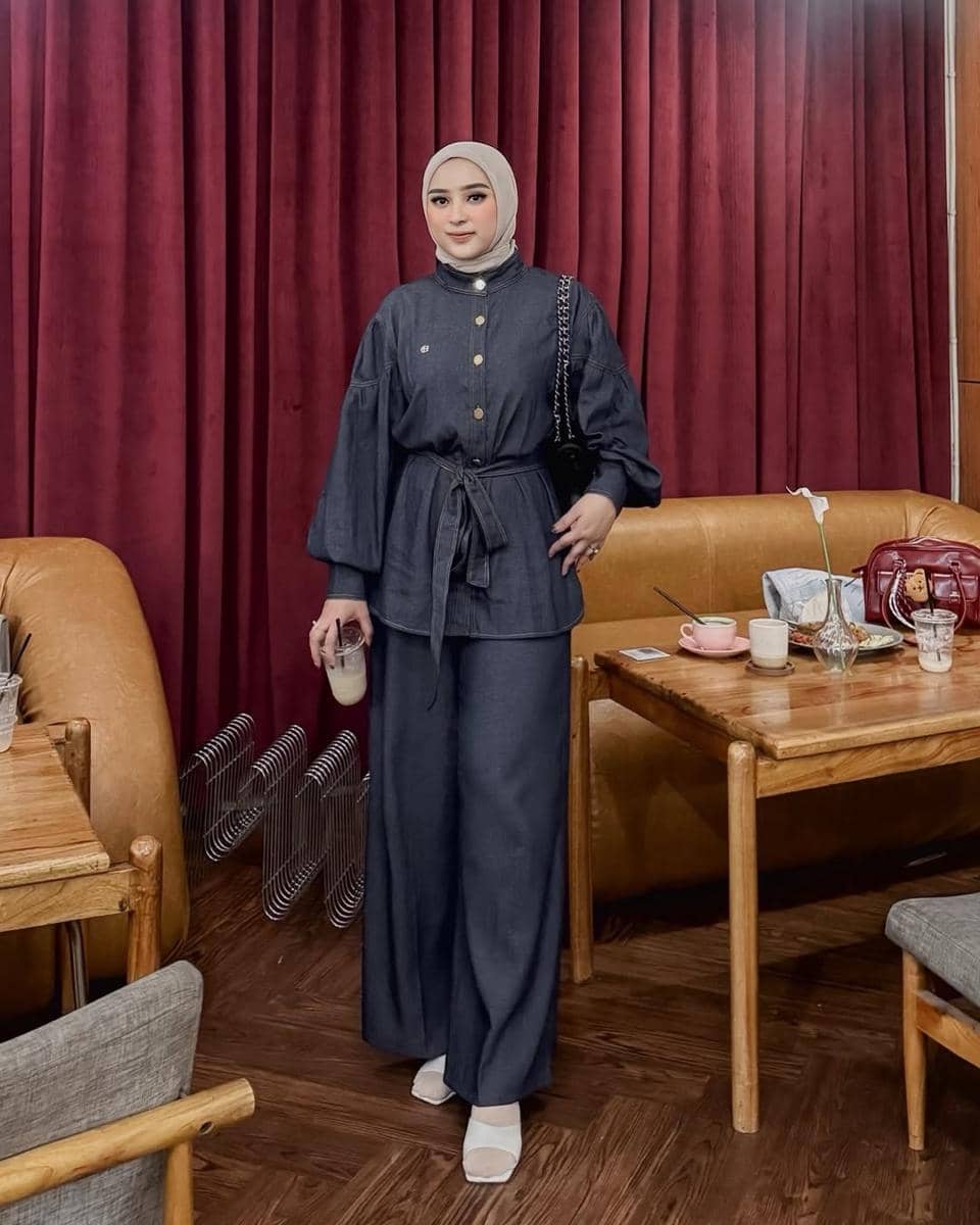 OOTD ke Kafe ala Dinan Fajrina