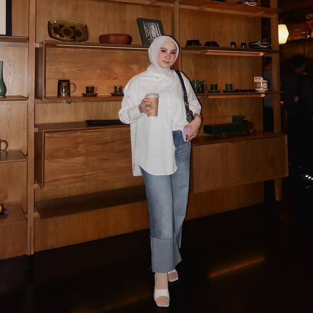 OOTD ke Kafe ala Dinan Fajrina