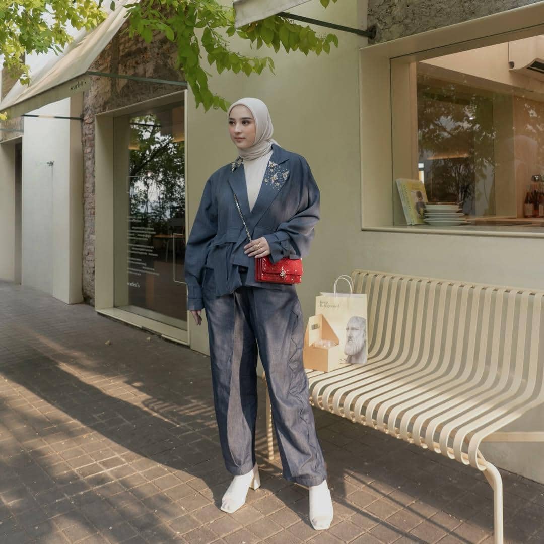 OOTD ke Kafe ala Dinan Fajrina